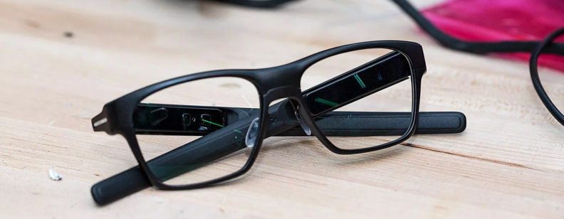 Google Glass on the Brink of Success and Failure