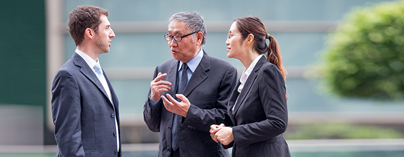 Take a Look at the Leaders’ Female Interpreters